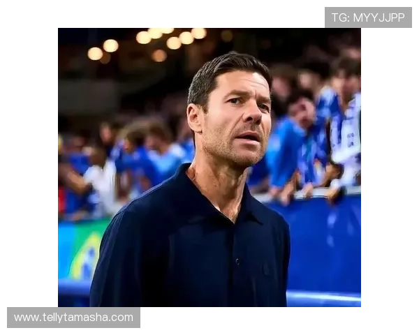 皇马中场双核:卡马文加与巴尔韦德,全能属性与战术角色差异分析 皇马中场双核:卡马文加与巴尔韦德,全能属性与战术角色差异分析