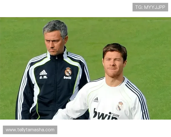 重磅！皇马夺冠动力动摇：内部战术分歧引发更衣室危机，球队高层力挺主帅还是球员？争冠之路或现裂痕！